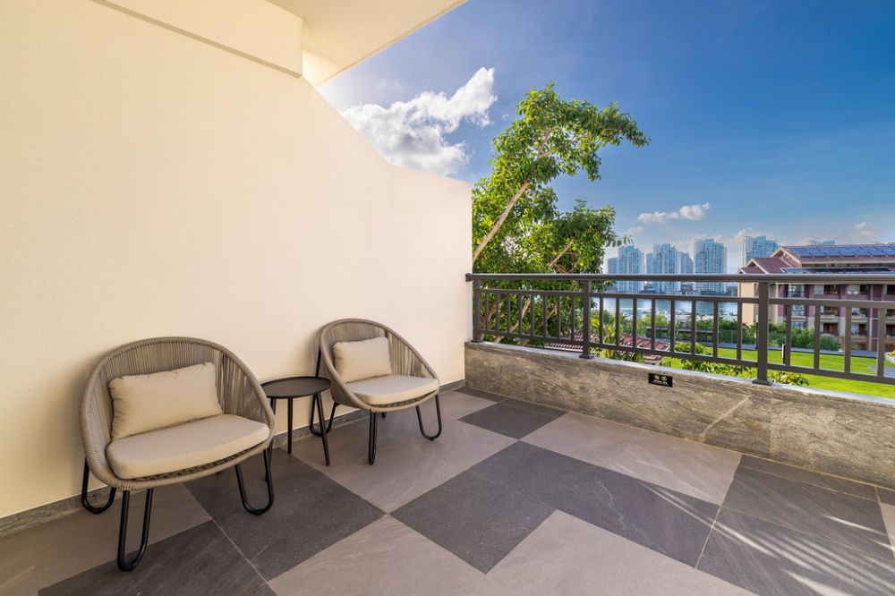 Dongrong Guest Deluxe King Room, Guest House International Hotel Sanya 4*