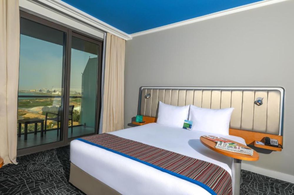 Suite with Balcony and Sea View, Park Inn by Radisson Abu Dhabi Yas Island 3*