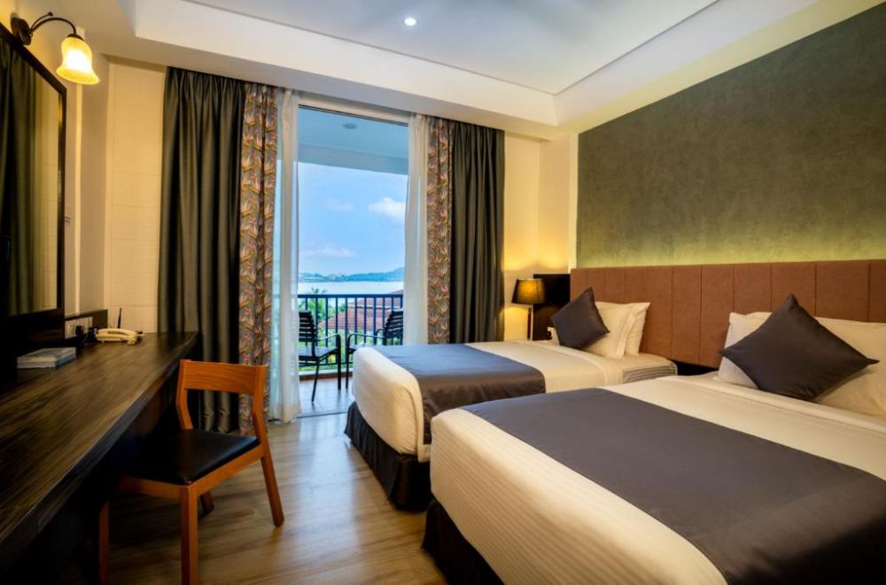 Deluxe Room, Dayang Bay Resort Langkawi 4*