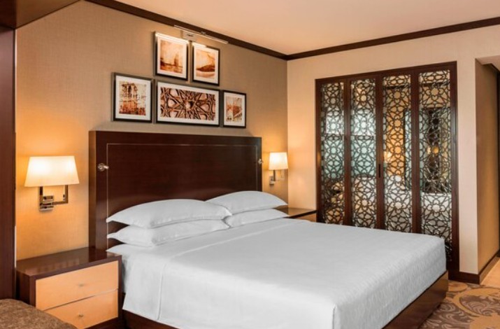 Deluxe / Club City View, Sheraton Dubai Creek Hotel & Towers 5*