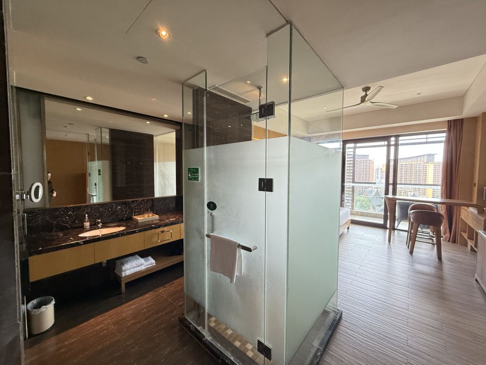 King Deluxe Room, Mangrove Tree Resort World Sanya Bay 5*