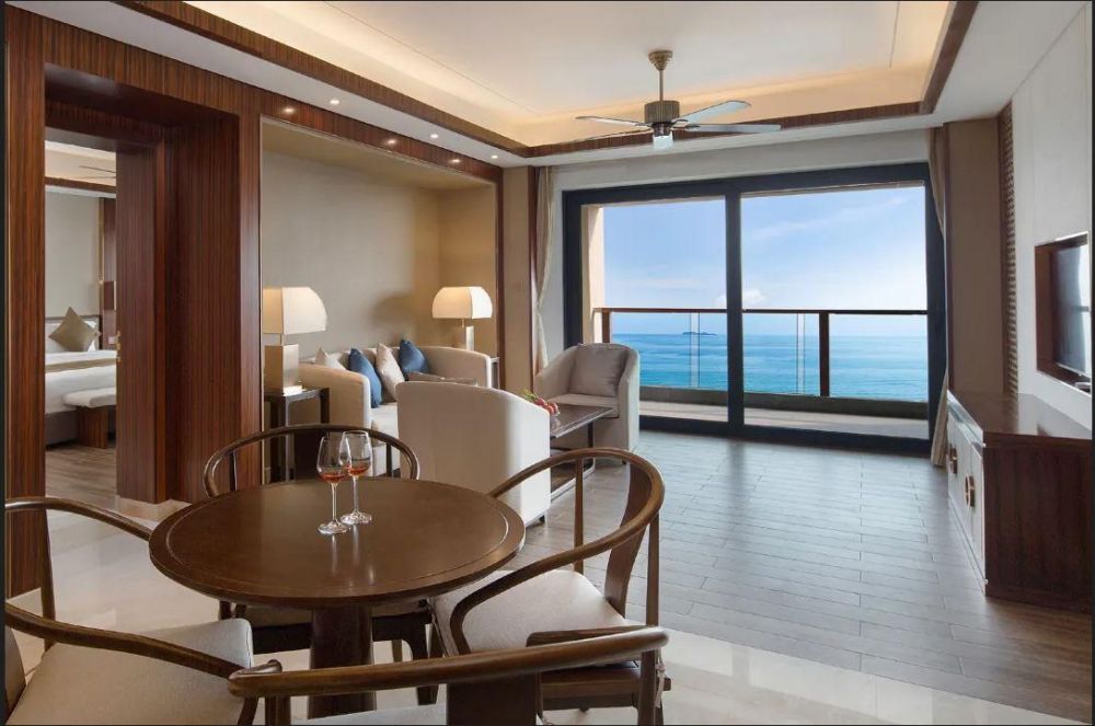 Super Seaview Two-Bedroom Suite, Jinghai Hotel & Resort 5*
