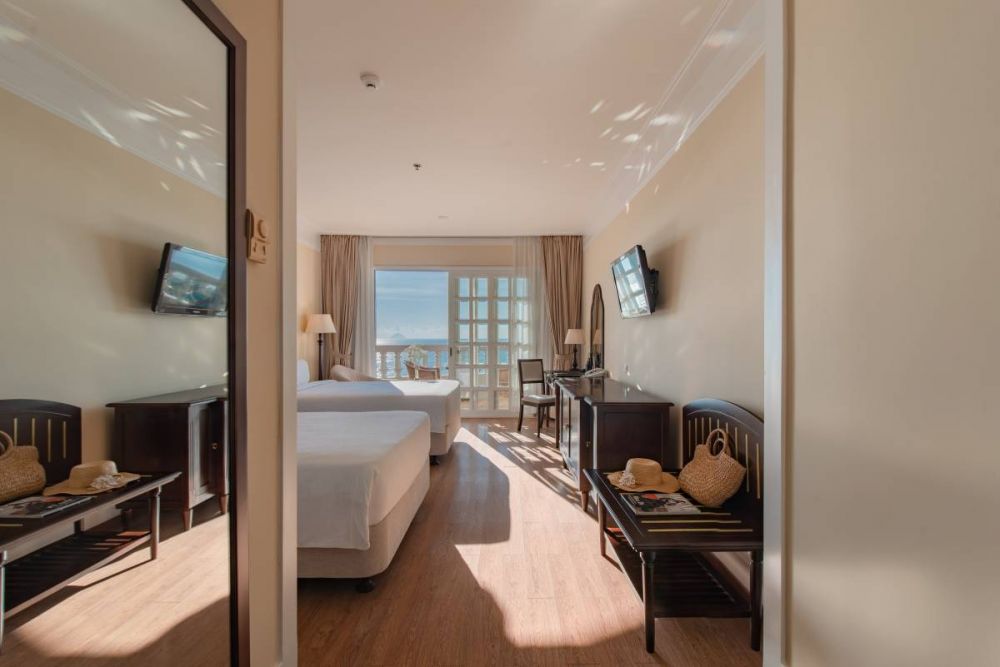 Deluxe Ocean, Sunrise Nha Trang Beach Hotel & Spa 5*