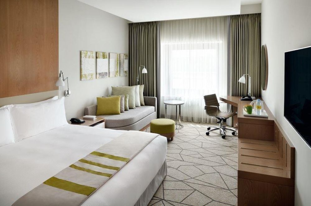 Superior Room, Holiday Inn Dubai Festival City 4*