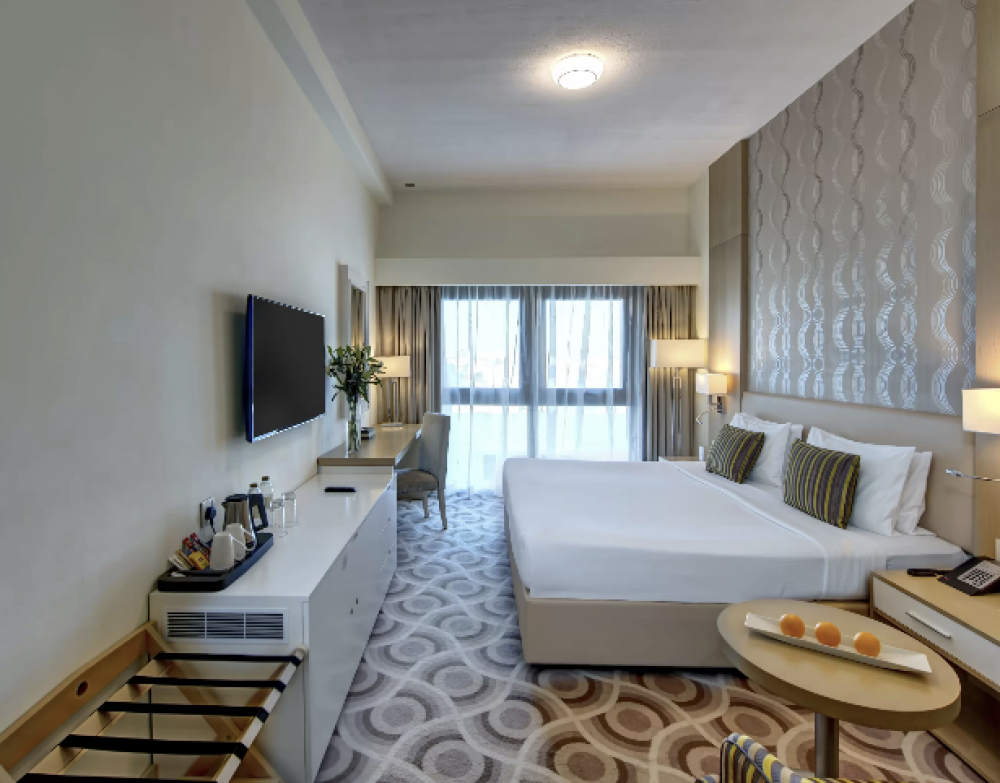 Deluxe Room, Metropolitan Hotel Dubai 4*