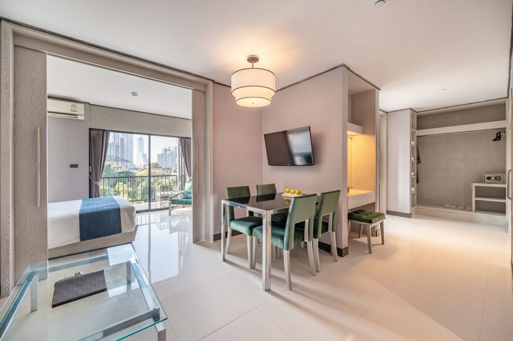 Deluxe Two-bedroom Suite, Manhattan Pattaya Hotel 4*