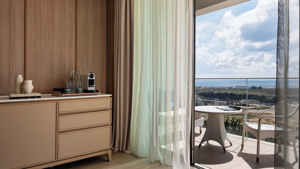Superior King Room, City of Dreams Mediterranean 5*