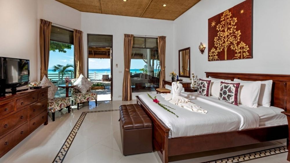 Beach Front Double Room, Racha Island Resort 4*