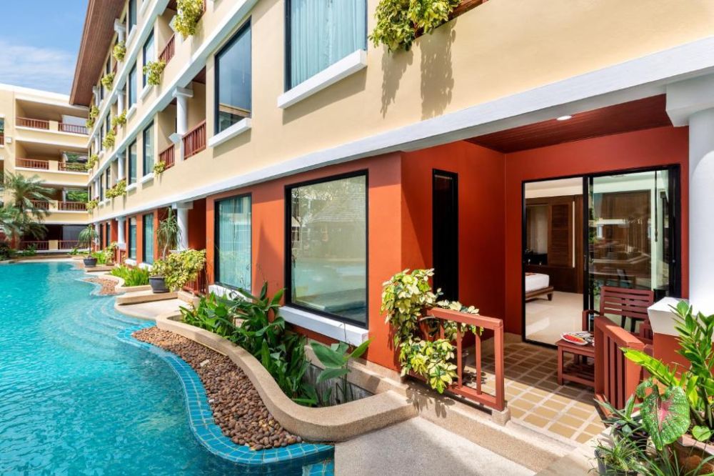 Deluxe Pool Access, Patong Paragon Hotel 4*