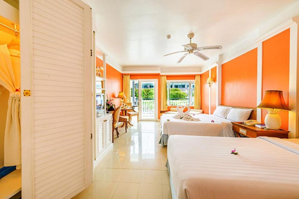 Superior Room, Andaman Seaview Hotel 4*