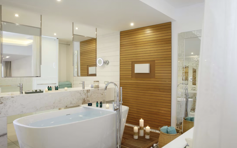 Beachfront Suite with Outdoor Hot Tub, Radisson Blu Beach Resort 5*