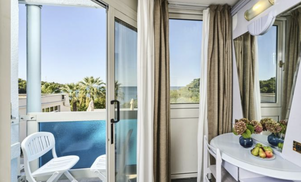 CLASSIC ROOM WITH BALCONY SEA VIEW, Hotel Plavi Plava Laguna 3*