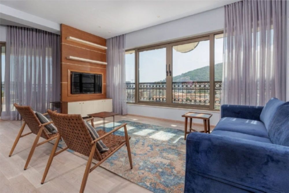 3 Bedroom Apartment Sea View, Kadmo Hotel 4*
