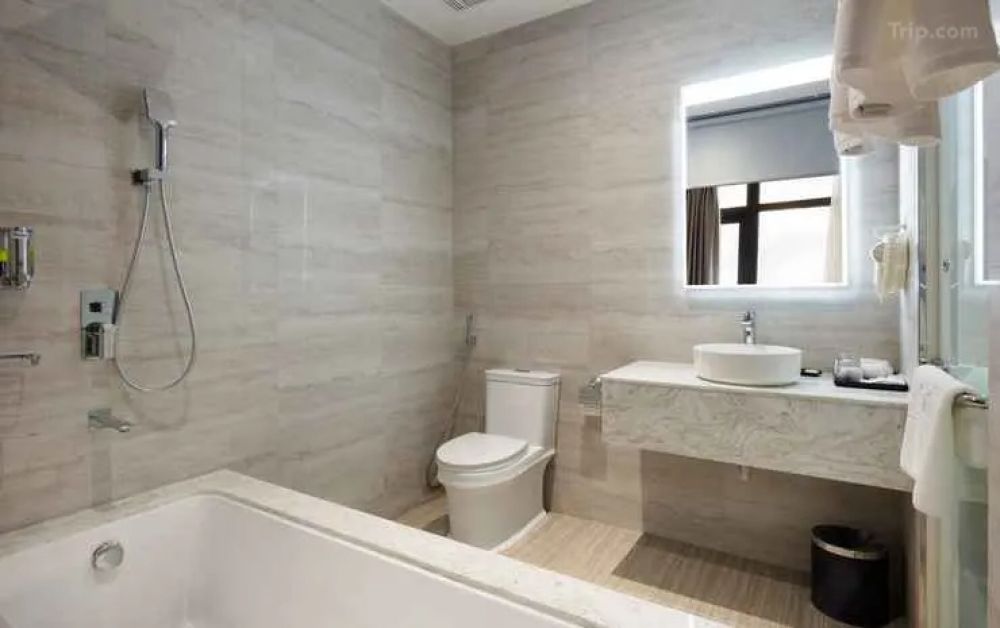 Deluxe Triple City View, Lucky Sun Hotel 4*