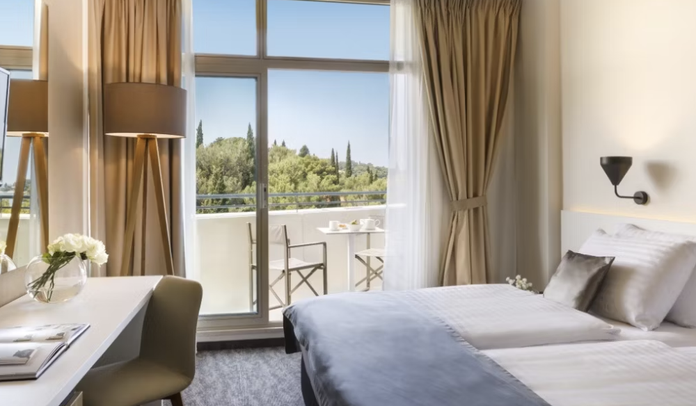 SUPERIOR twin room with side sea view/sea view and balcony, Remisens Hotel Albatros 4*
