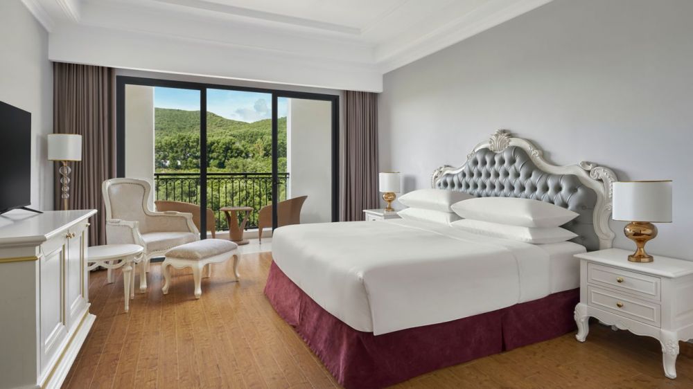 Deluxe GV/OV, Nha Trang Marriott Resort & Spa Hon Tre Island 5*