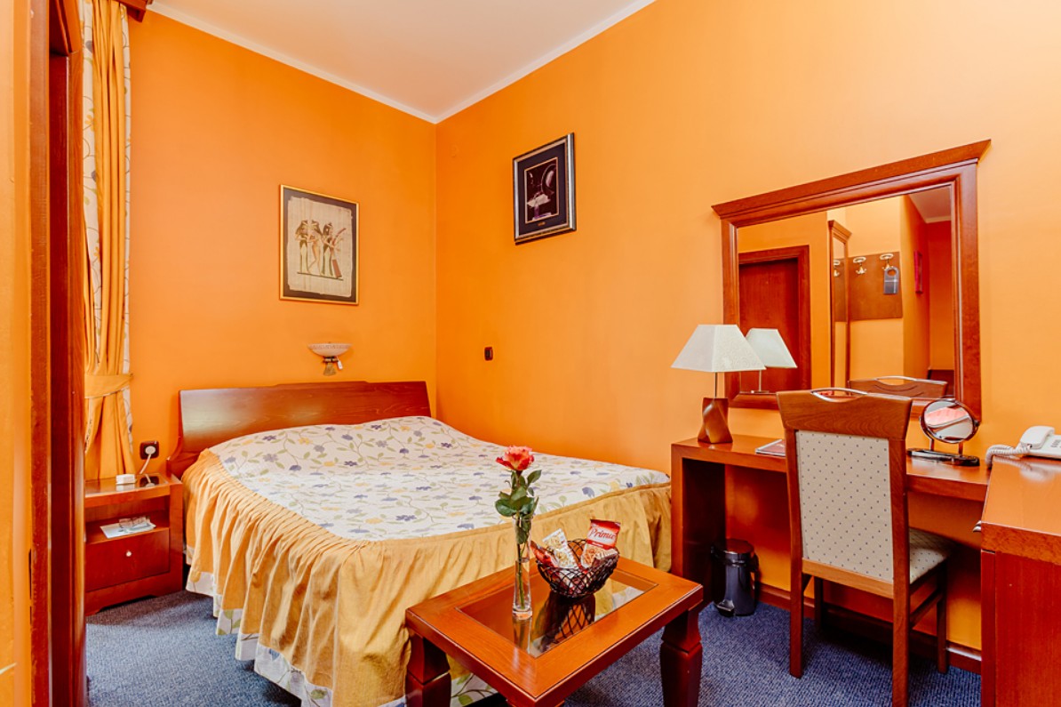 Double Room, Montenegrino 4*