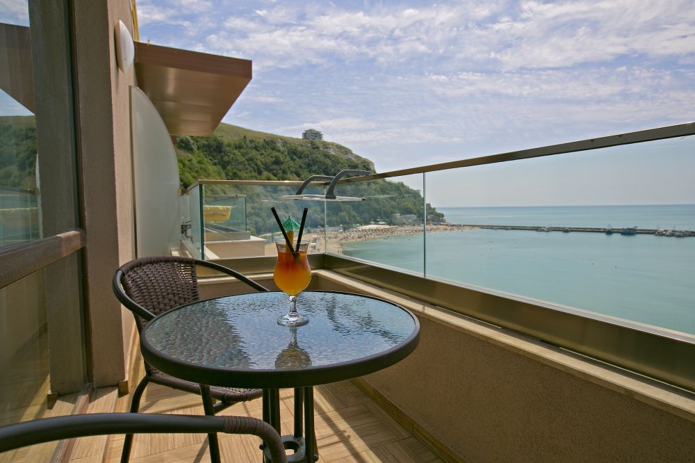 Deluxe Sea View/ Side Sea View/ Park View, Royal Grand Hotel & SPA 4*