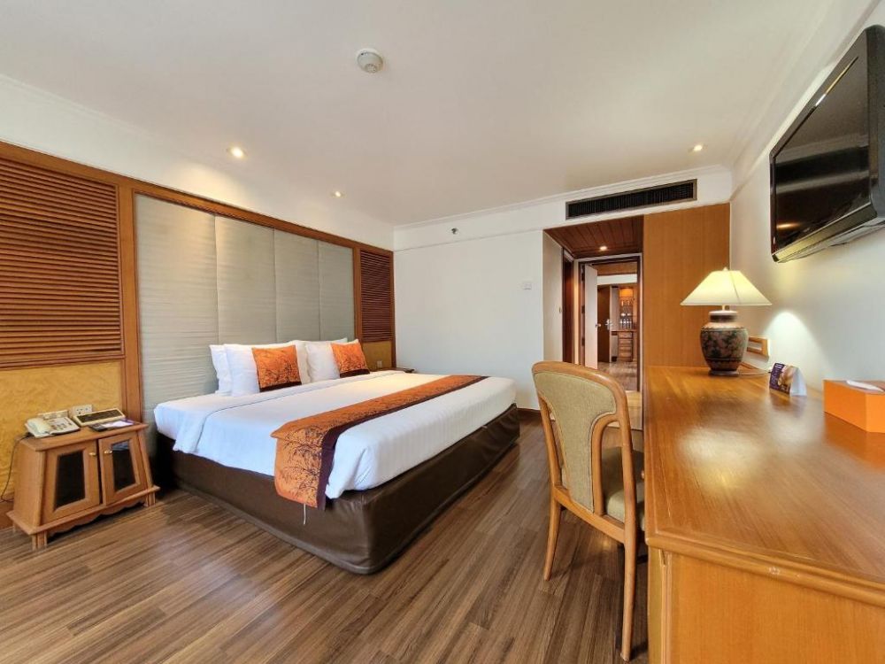 Executive Suite Room, Lotus Hotel Sukhumvit 4*