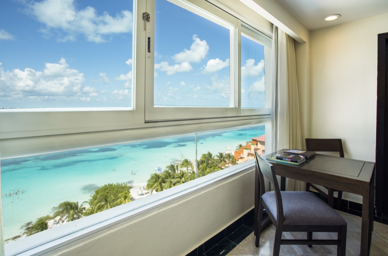 Preferred Club Deluxe Ocean Front Room/ With Balcony, Dreams Sands Cancun Resort & Spa 5*