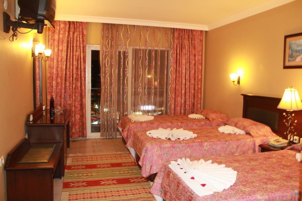 Triple Room, Club Dorado Hotel 3*