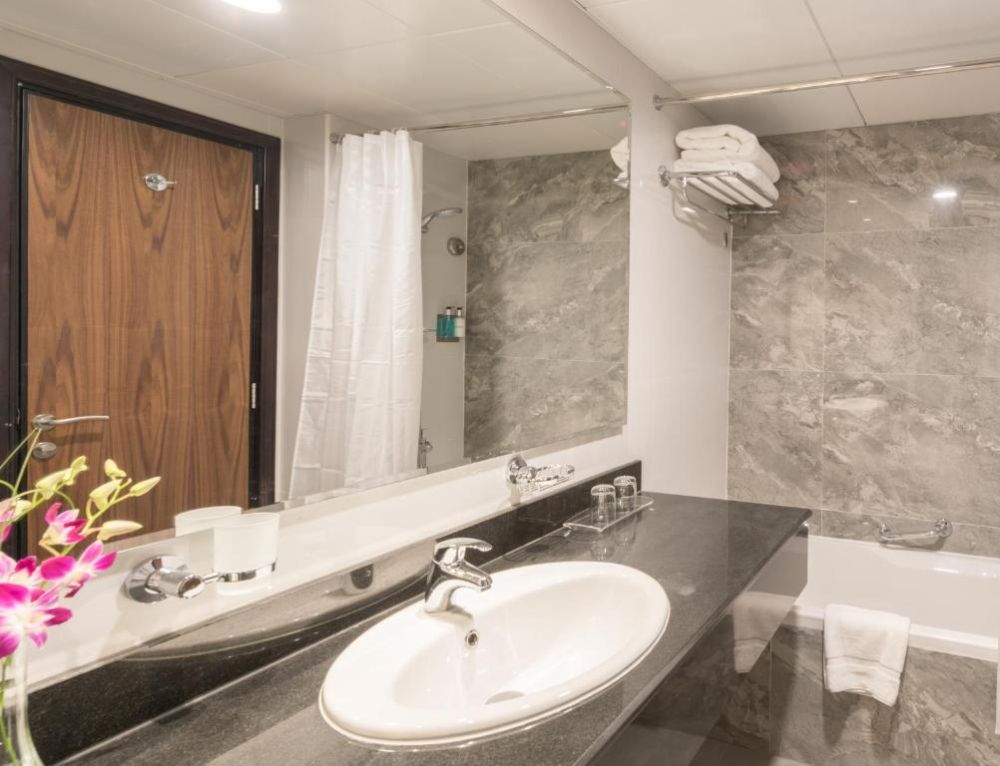 One Bedroom Suite, Hawthorn Suites By Wyndham Abu Dhabi 4*