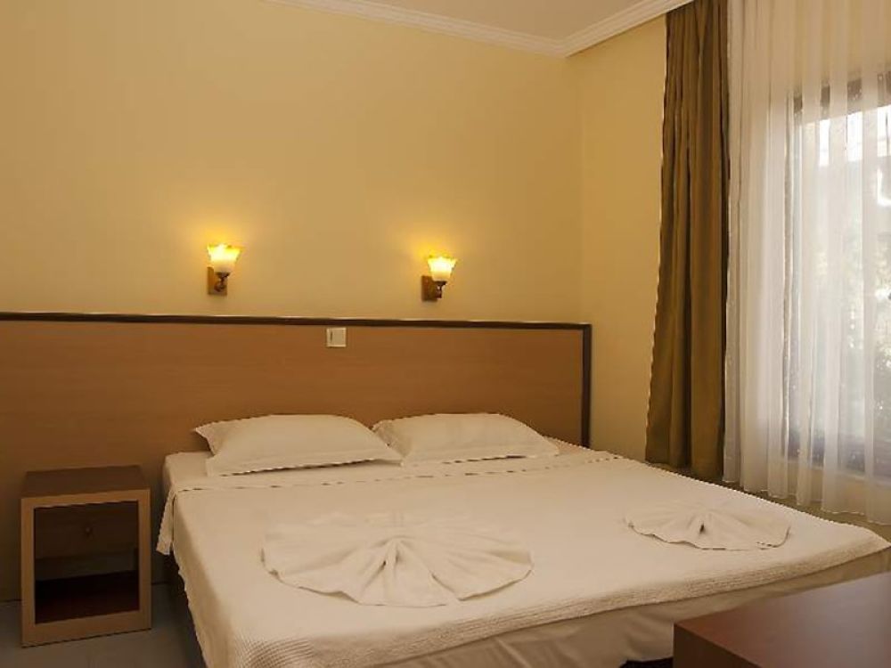 Standard Room, Kemper Felice Hotel 3*