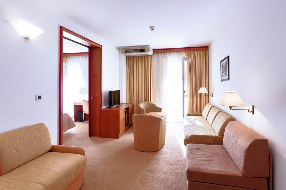 2-Rooms Junior Suite Standard With Balcony, Horizont Hotel 4*