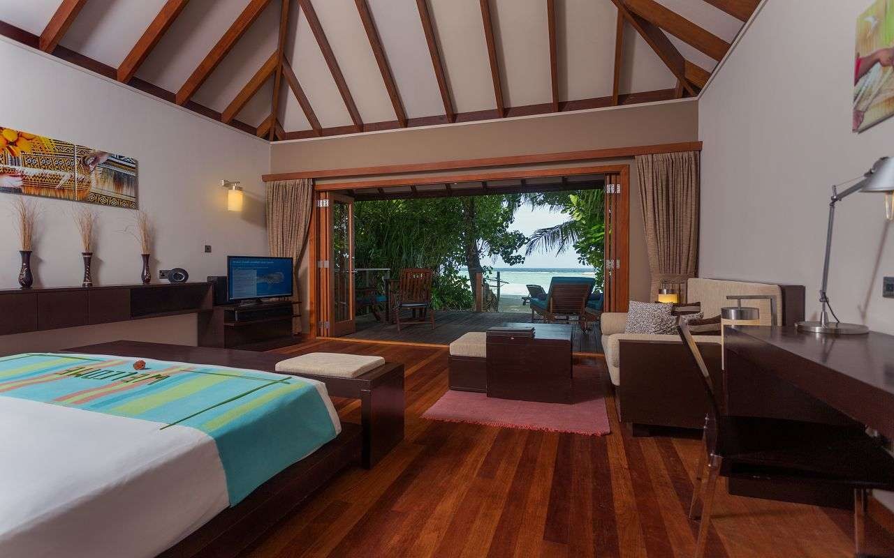 Jacuzzi Beach Villa, Veligandu Island Resort | 18+ 4*